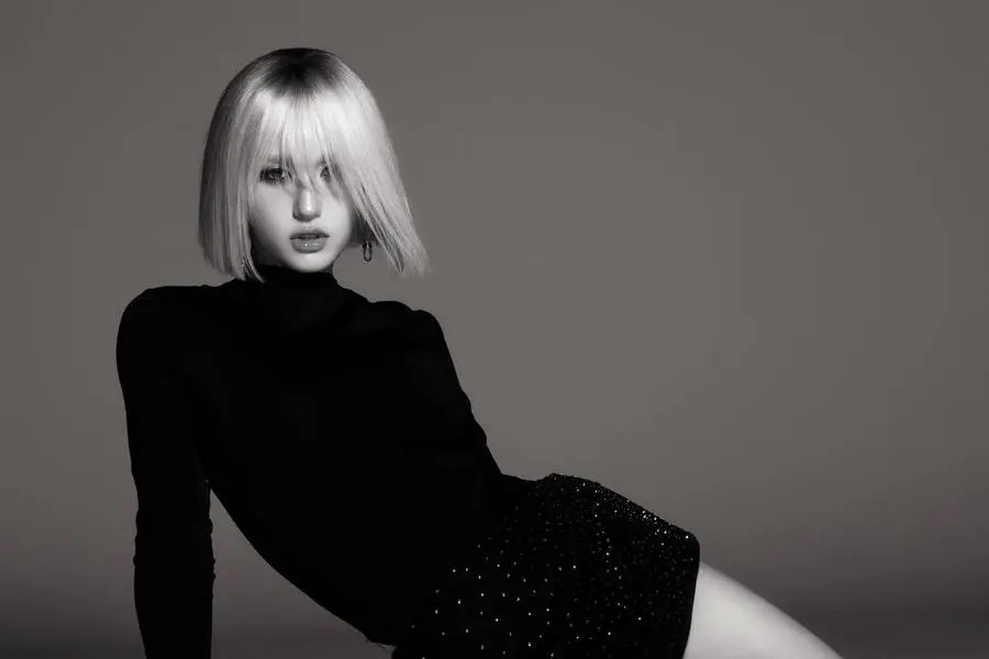 Jeon Somi anuncia comeback em julho com os primeiros teasers de&nbsp;“EXTRA”