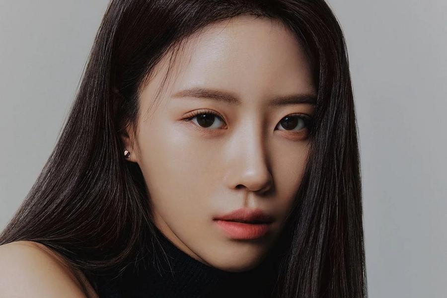 Lee Mijoo do Lovelyz assina com a&nbsp;AOMG